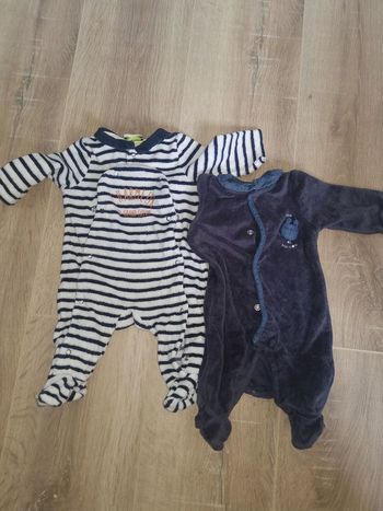 2 pyjamas Tape à l'œil