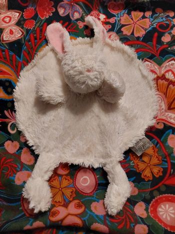 #11 - doudou marionnette lapin rond blanc et rose