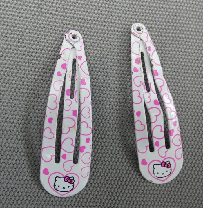 Lot de jolis accessoires Hello Kitty - photo numéro 4