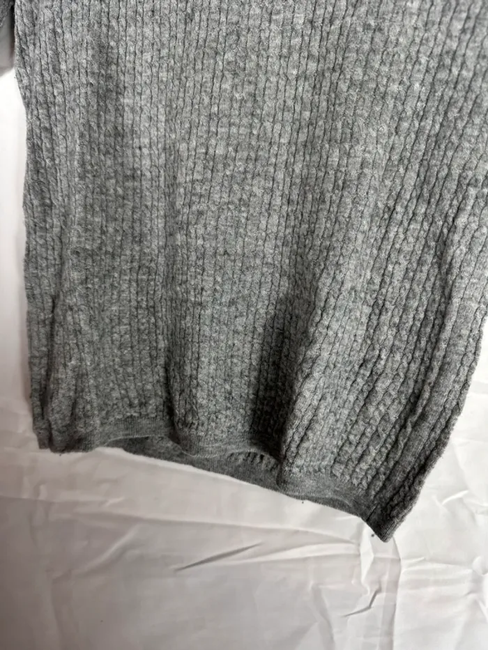 Haut gris MANGO – Chic & minimaliste  avec petit col - photo numéro 5