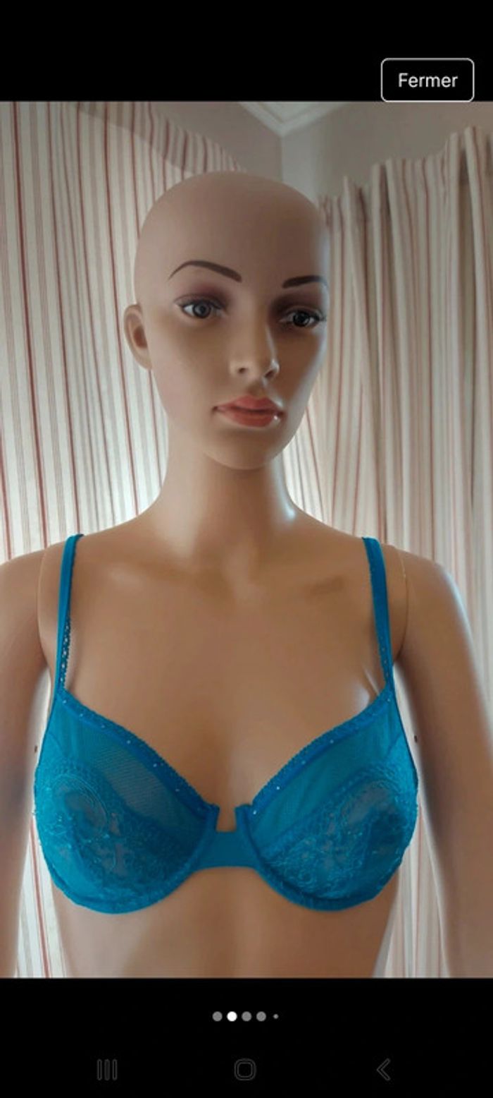Très beau Soutien-gorge Andres Sarda fr 90 B