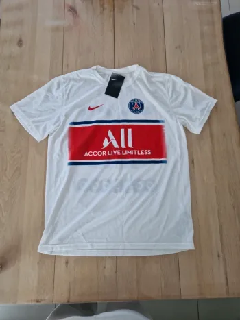 T-shirt taille L PSG