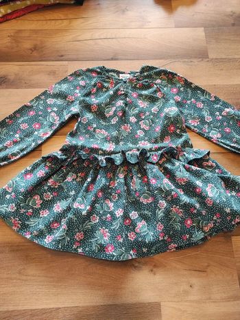 Robe 4 ans TAO en TBE