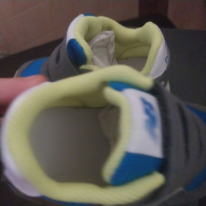 Baskets new balance neuves avec étiquette 🏷 pointure 20 - photo numéro 5