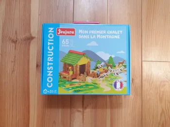 Mon premiet chalet dans la montage
Jeujura