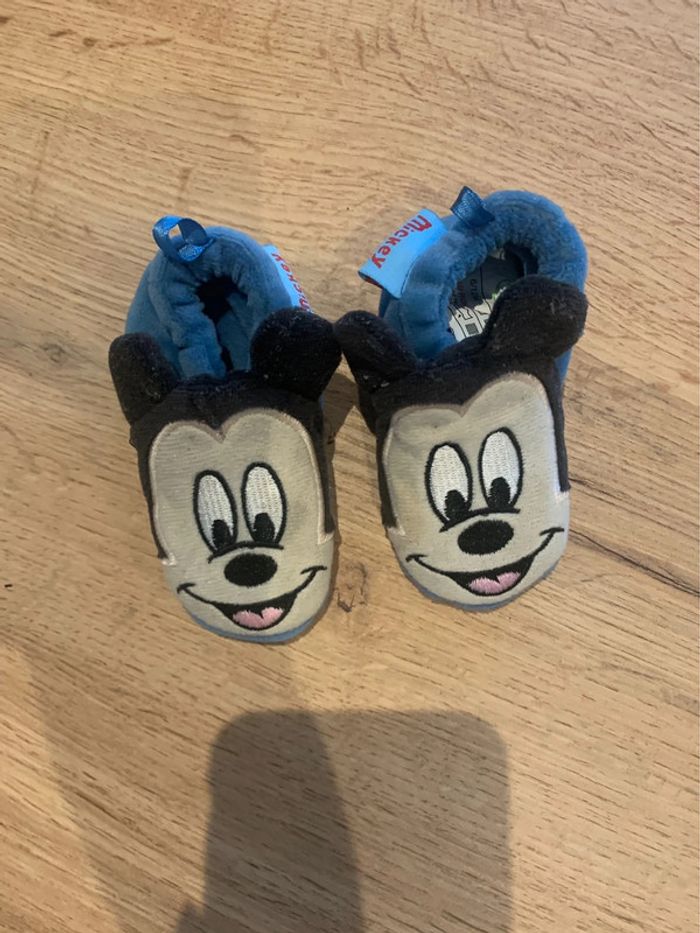 Chaussons Mickey bébé bleu H&M 6-12 mois - photo numéro 2