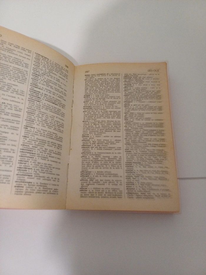 Larousse de poche noms propres et noms communs - photo numéro 2