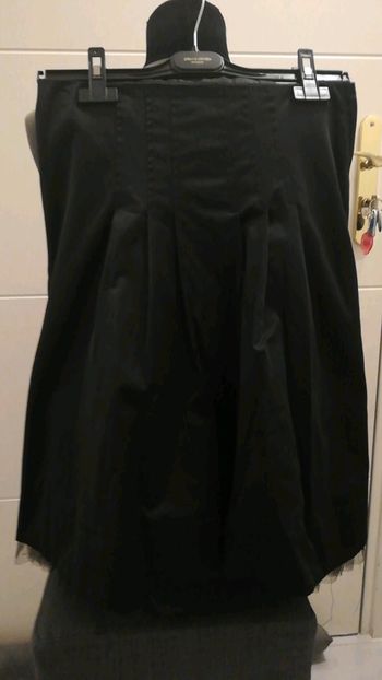 Jupe noir brillante et dentelle