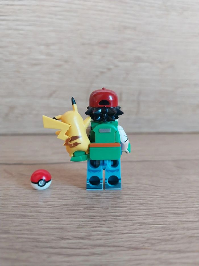 Figurine type lego Sacha avec Pikachu Pokemon - photo numéro 5