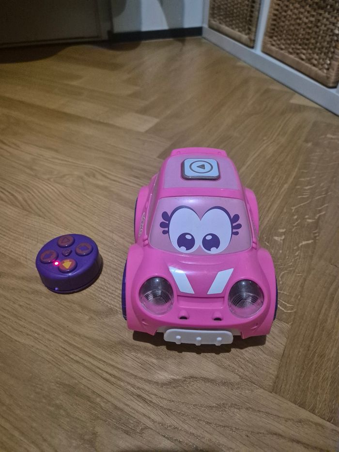 Petite voiture électrique 1er âge télécommandée