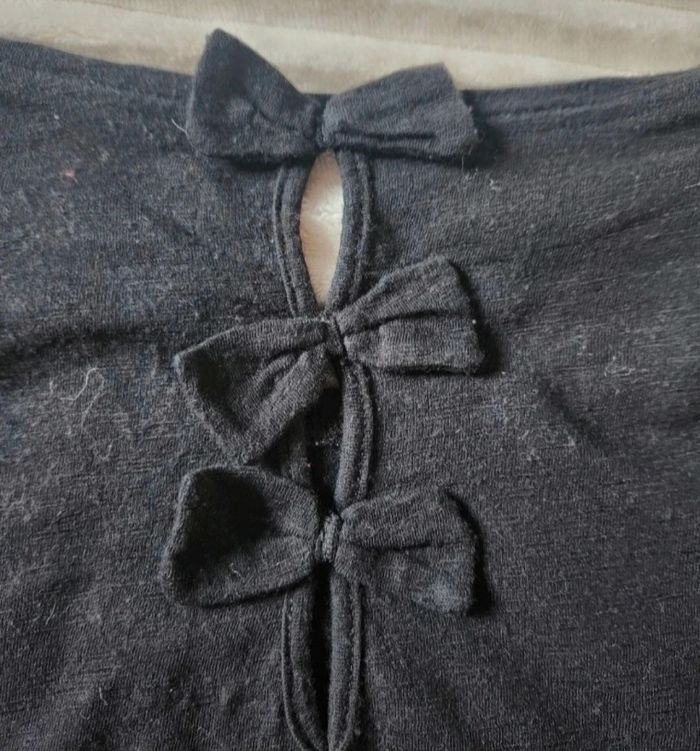 Haut noir avec nœuds dos – Taille M – Kelly Rose – Bon état - photo numéro 4