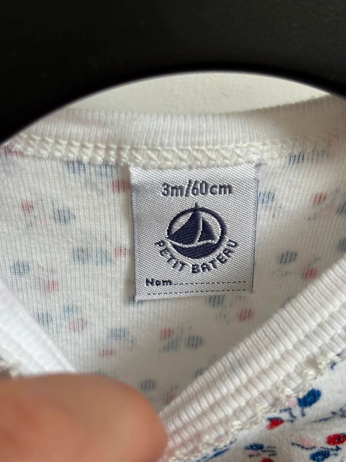 Lot 2 bodies fleuris manches courtes Petit Bateau 3 mois - photo numéro 10