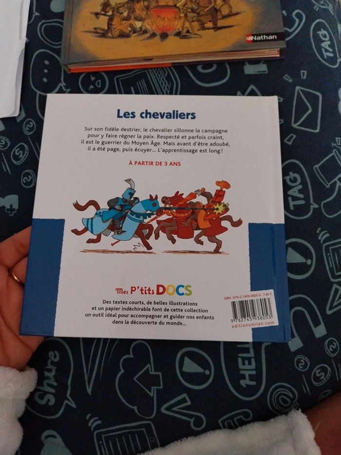 Mes petits docs. Les chevaliers - photo numéro 2