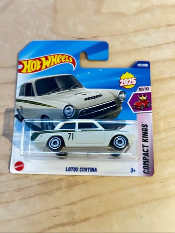 Miniature Hot Wheels Lotus Cortina