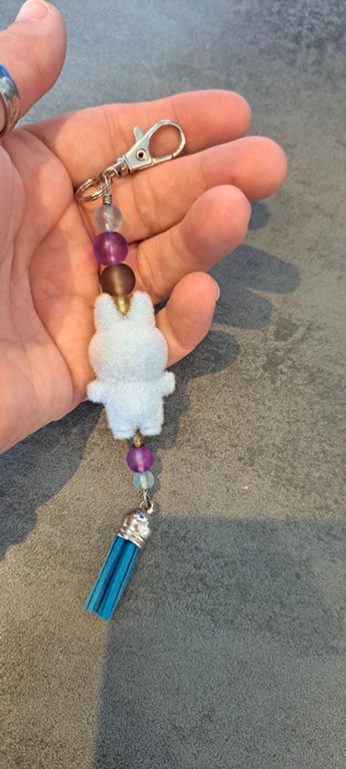 Porte-clés perles en verre & figurine style Labubu - photo numéro 2