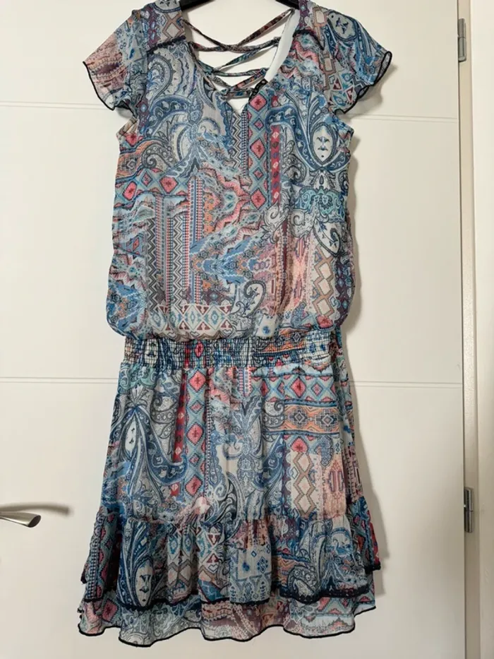 Robe fond bleu Bréal