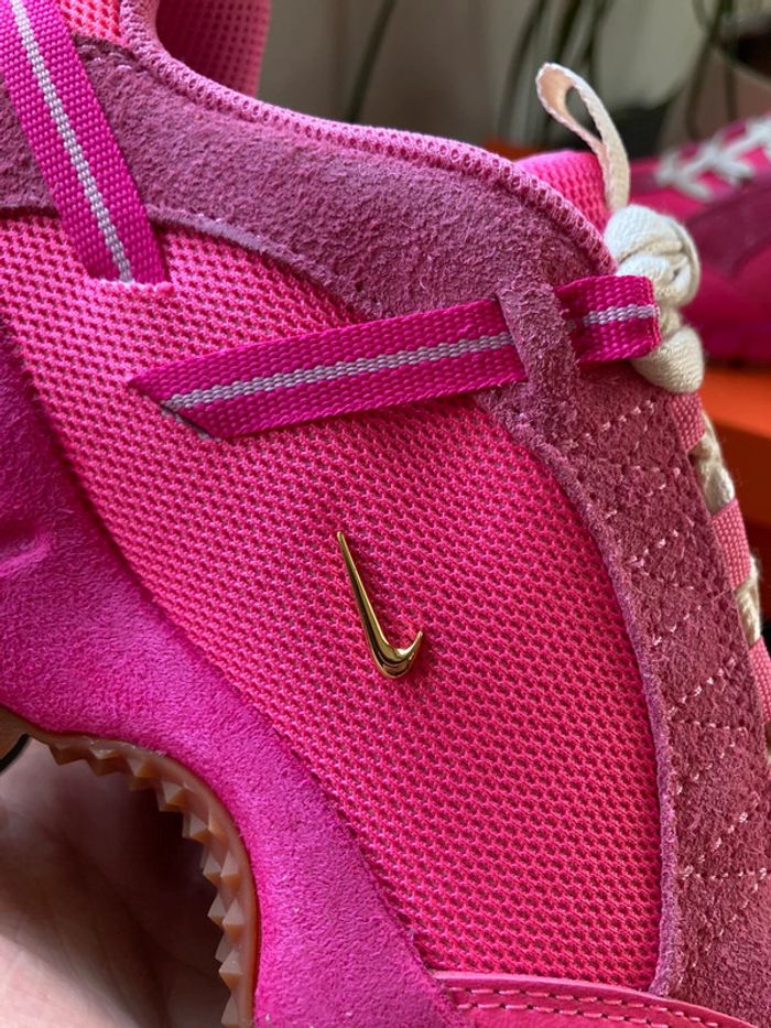 Baskets Basses Femme Nike Air Humara LX Jacquemus Pink - Taille 36.5 - photo numéro 4
