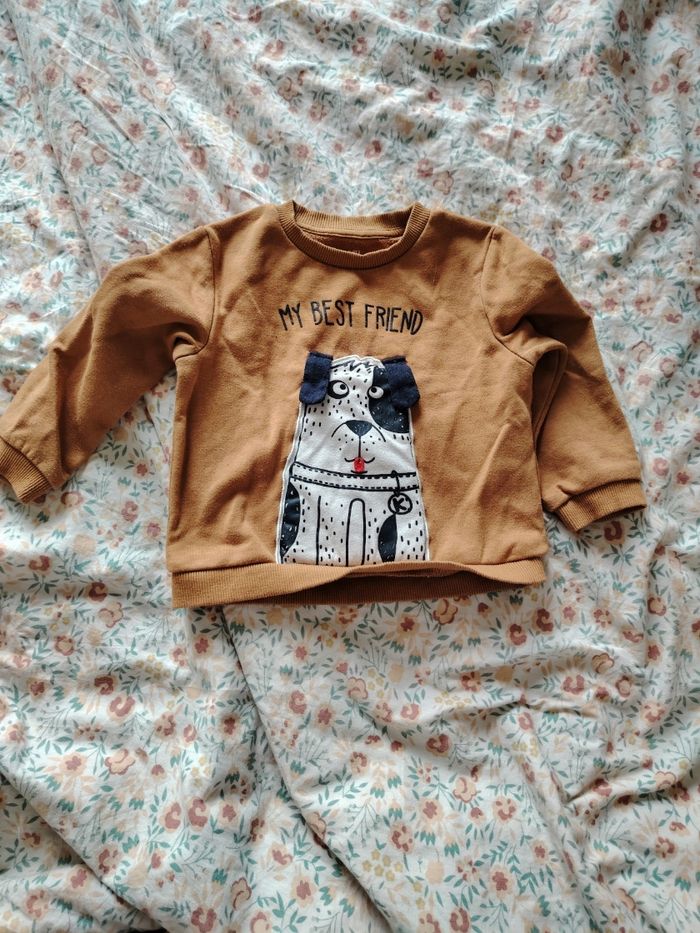 Pull marron avec chien en relief taille 3 ans
