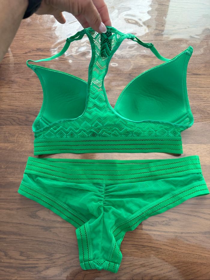 Ensemble complet lingerie en dentelle verte - photo numéro 2
