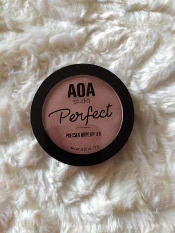 AOA Studio Perfect Pressed Highlighter
