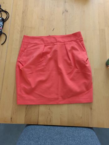 Jupe courte corail Zara poches italiennes pincées