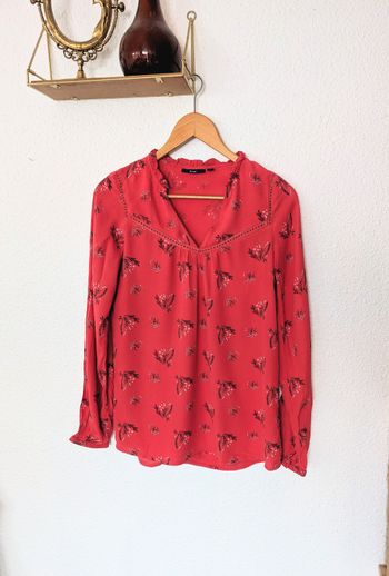 Blouse rouge fleurie 