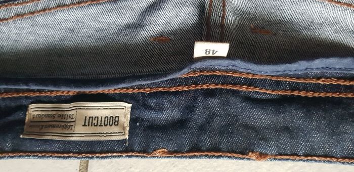 Vends jeans bootcut - photo numéro 2