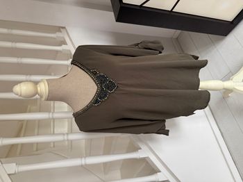 Blouse manches longues Millenium kaki et perles argentées et dorées