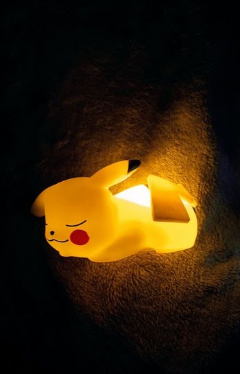 Jolie petite et mignonne Veilleuse Lampe de chevet  Pokémon Pikachu 