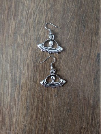 Boucles d'oreilles fantaisie Alien