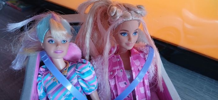 Voiture et barbies extra - photo numéro 6