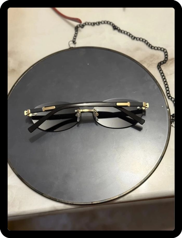 Lunette de soleil ovale noire - photo numéro 2