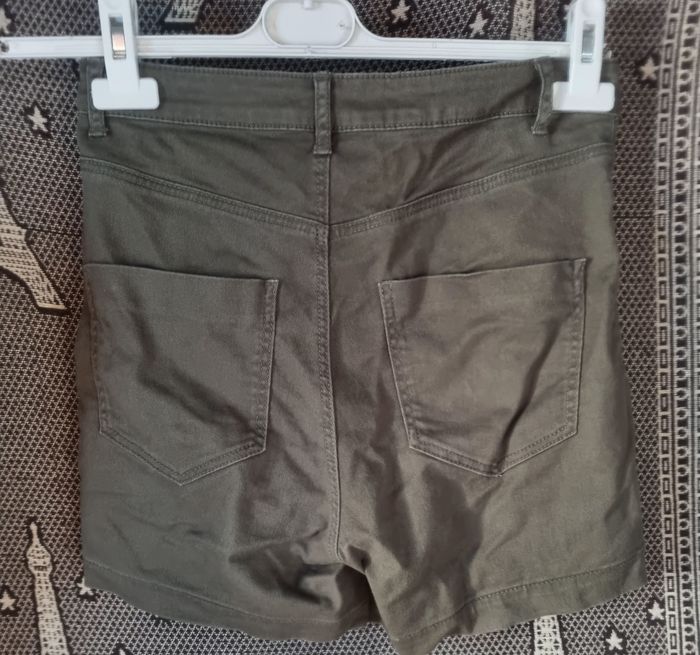 Short taille haute kaki 36 - photo numéro 4