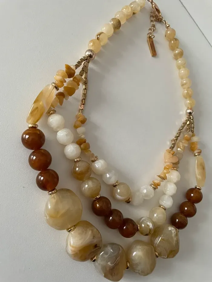 Collier Weekend MaxMara en pierres naturelles tons miel et crème - photo numéro 3