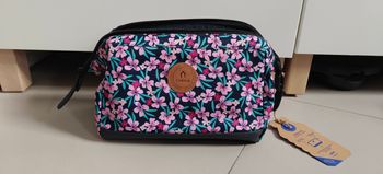 Trousse de toilette Cabaïa noire rose