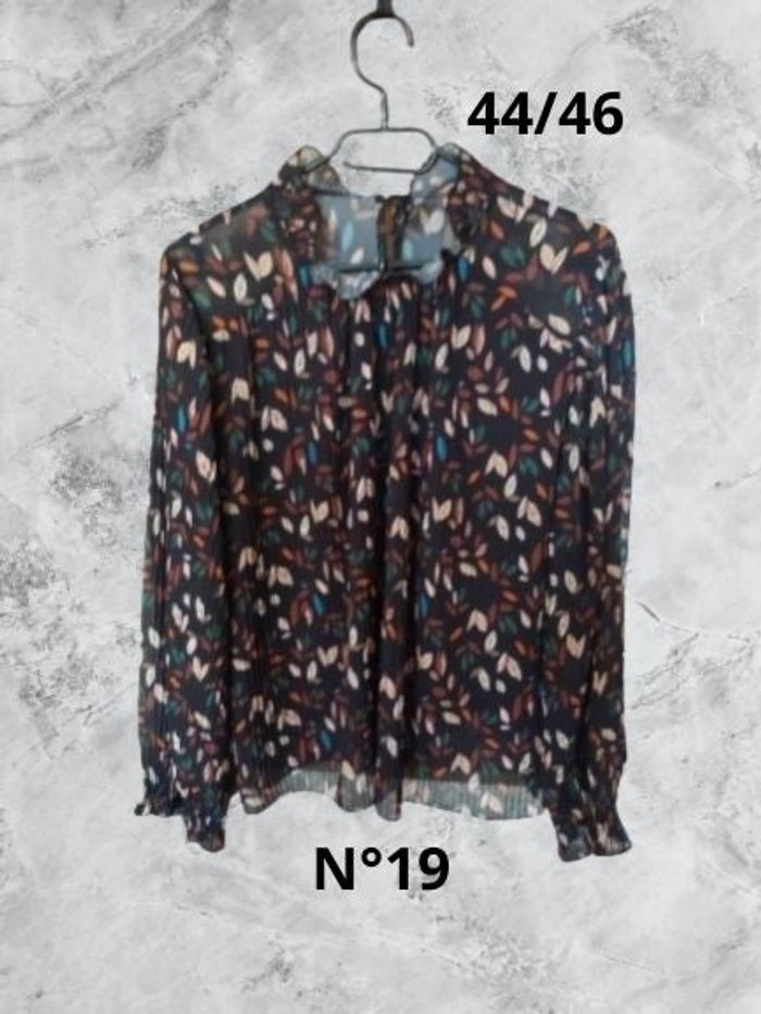 N°19 Blouse multicolore T44/46. Actuelle.