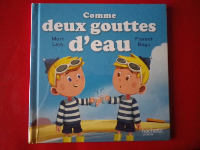 COMME 2 GOUTTES D'EAU