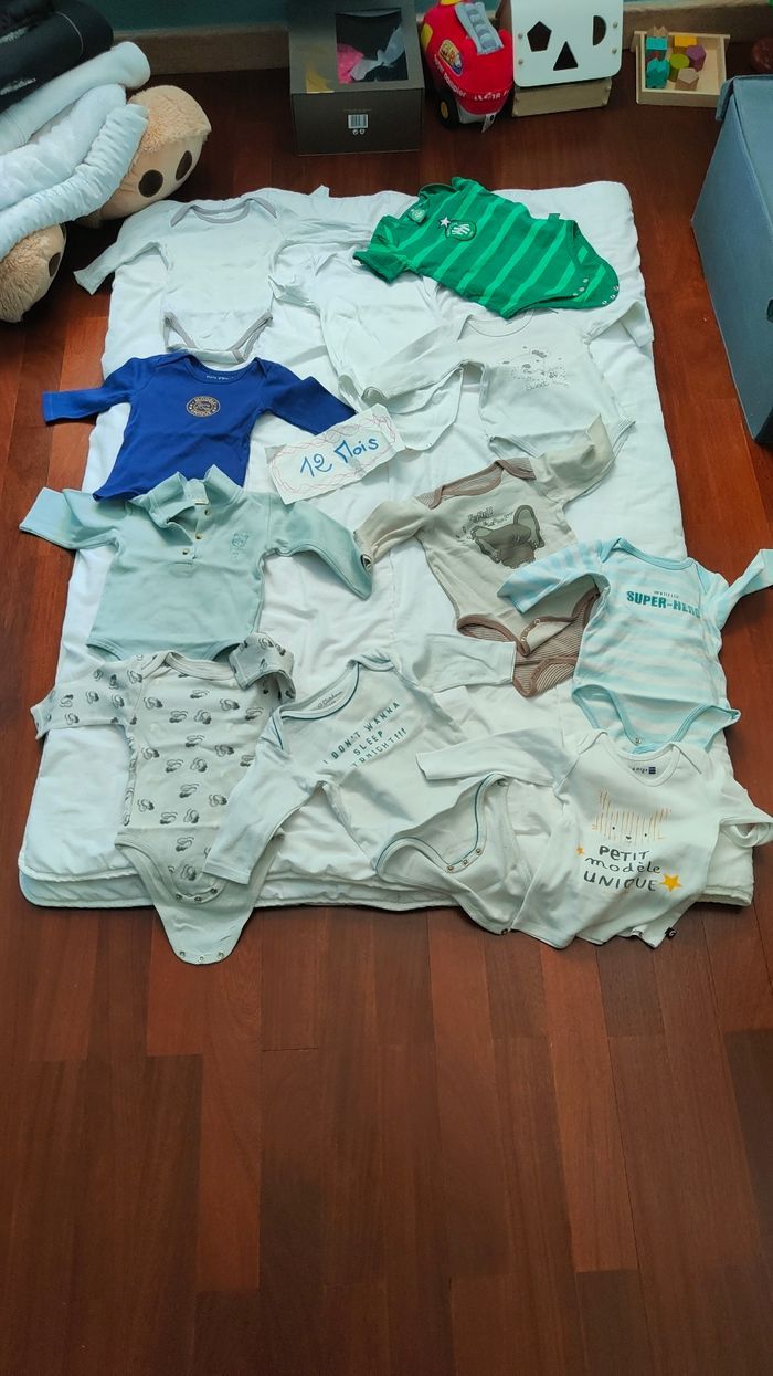 Vends vêtements bébé garçon 12 mois