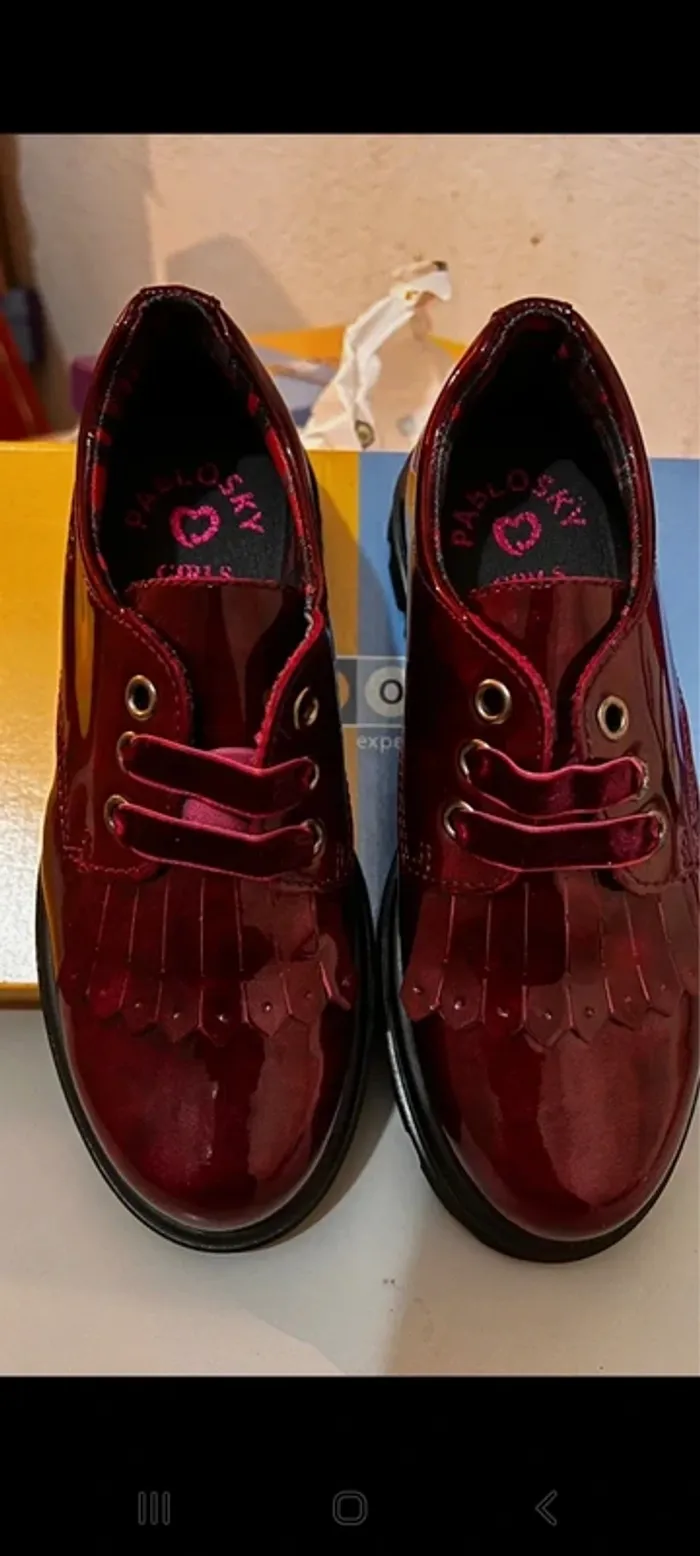 Chaussure fille en cuire bordeaux