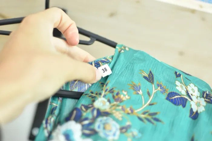 Robe Naf Naf en taille 38 - Très bon état - photo numéro 3