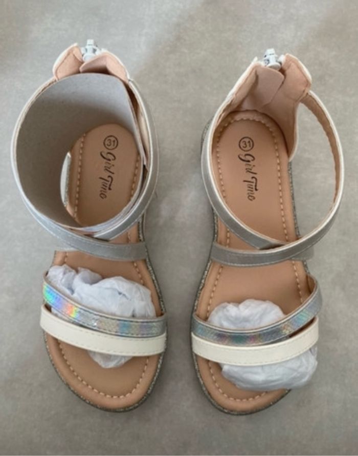 Chaussures Sandales fille Taille 31 - photo numéro 2