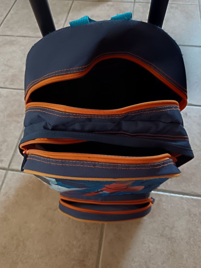 Cartable à roulette naruto - photo numéro 2