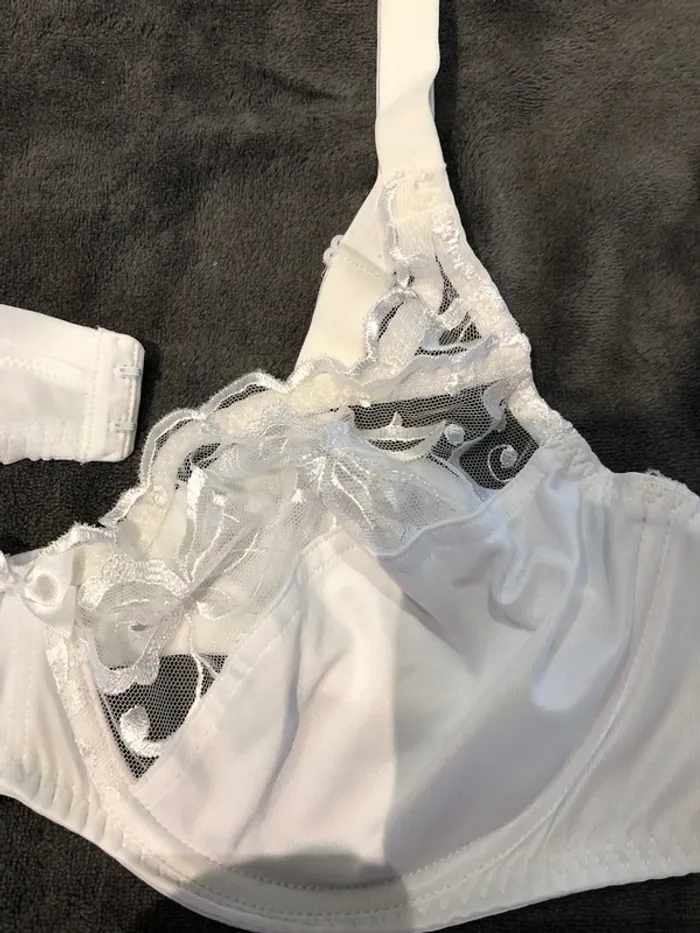 Soutien gorge Playtex 100C - photo numéro 2