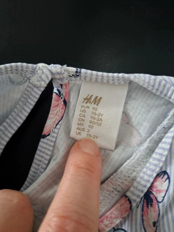 Robe H&M 🦋 - photo numéro 3