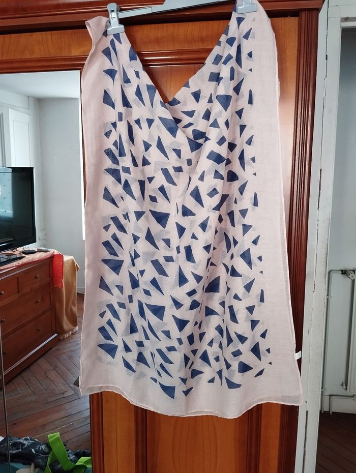 Grande écharpe neuve