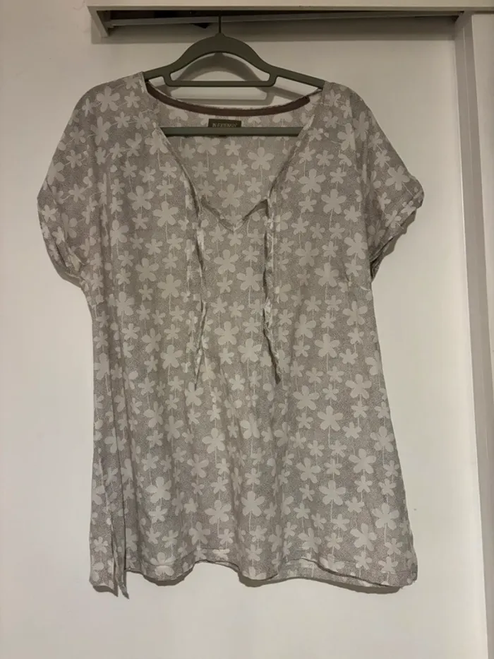 Top femme col V In extenso taille 42/44 en très bon état - photo numéro 5