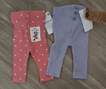 2 pantalons neufs Kiabi 
