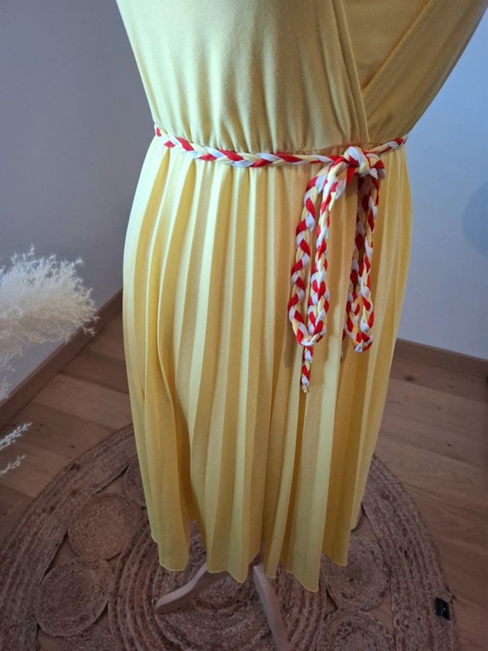 Robe jaune fluide avec ceinture Pomkin taille S 36 - photo numéro 5