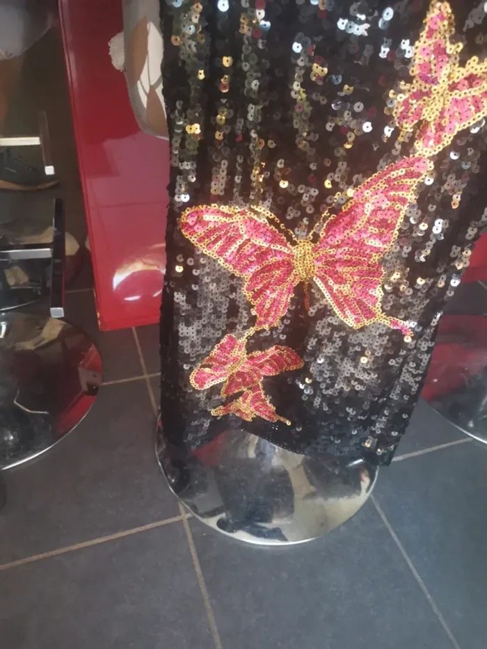 Robe paillettes papillon rose noire - photo numéro 4