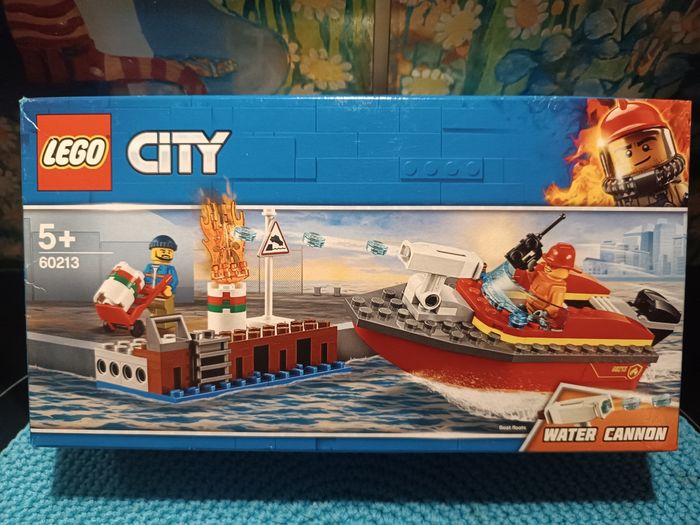 Lego city 60213 l'incendie sur le quai